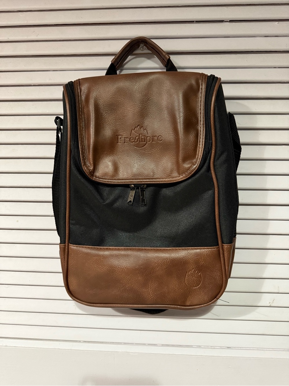 Freshore Wine Leather Tote Cooler Insulated Bag -2 bottle Dark Brown
New
